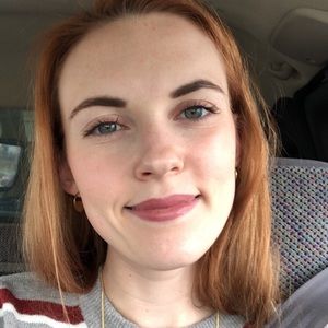 Meet your Posher, Laura